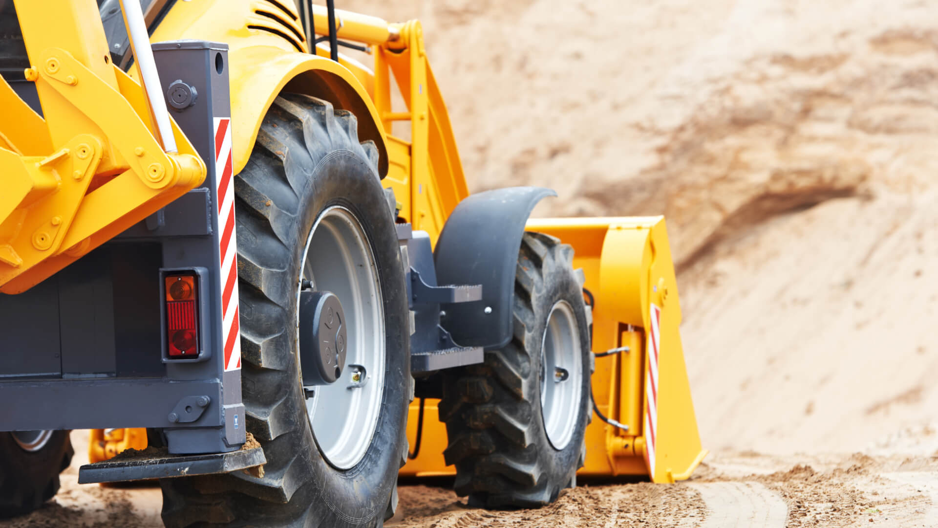 5 Reasons Why Renting Construction Equipment is Better Than Buying